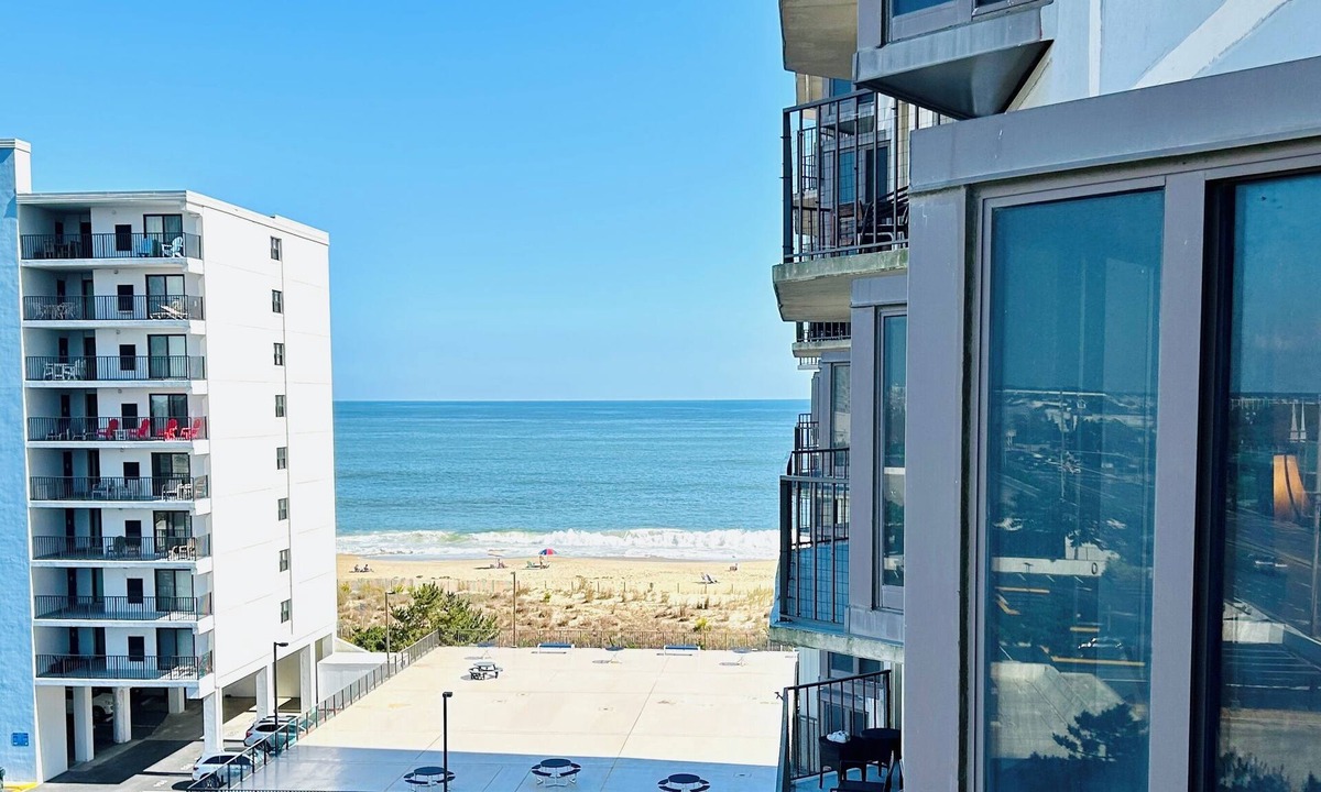 Little Salisbury Condo | Modern 2-bedroom condo steps from beach in Ocean City with pool and views
