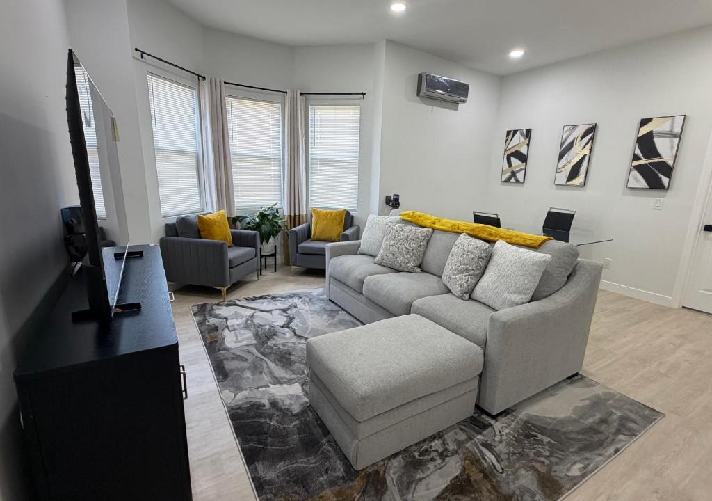 Communipaw Apartment | Modern 2BR Oasis