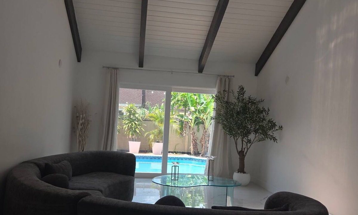 Lauderhill House | Modern 3-bedroom pool home with WiFi and AC 2 full bathroom in Lauderhill.