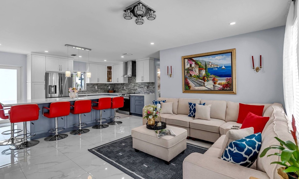 Richmond Heights House | Modern 4 BD/3 BR Full Home - Zoo, Florida Keys, Airport & Beach Nearby