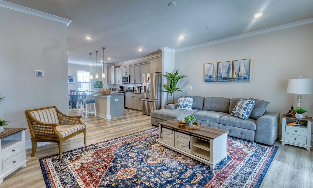 Caine Woods House | Modern Beachside luxury, Baby-Friendly, Pool, Garage, Ensuite - Sleeps 10
