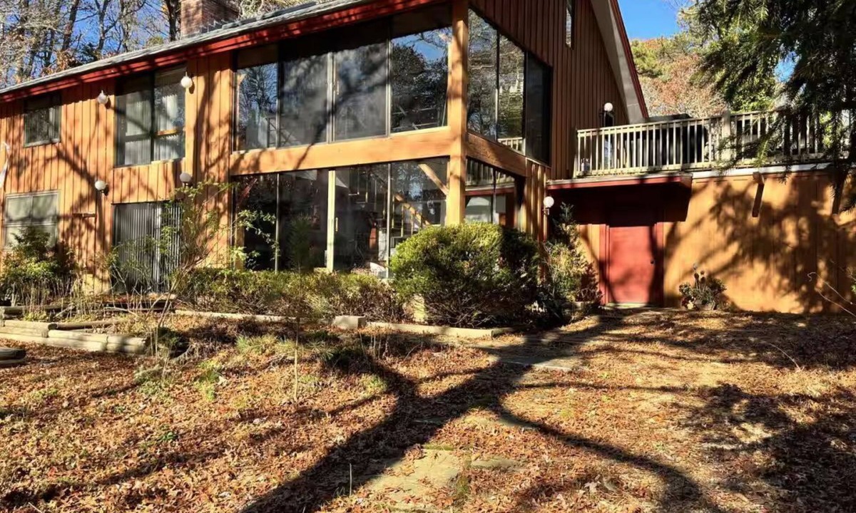 West Hyannisport House | Modern Cabin Retreat Walk to Craigville Beach