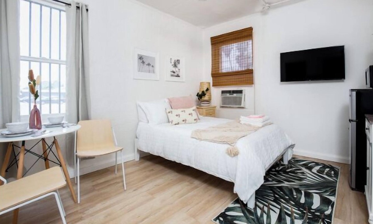 Rampart Village Apartment | Modern Charm Studio in DTLA for 2!