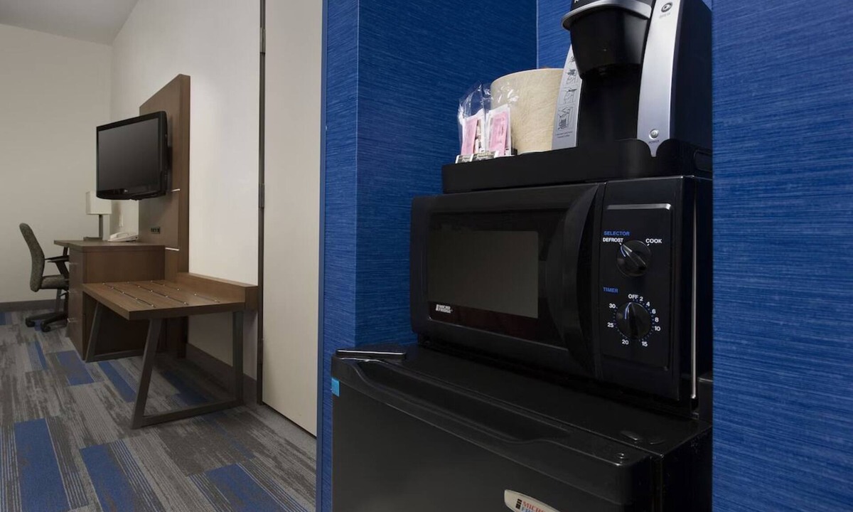 Ruckersville Hotel | Modern Comfort & In-Room Amenities l Close to Charlottesville Highlights