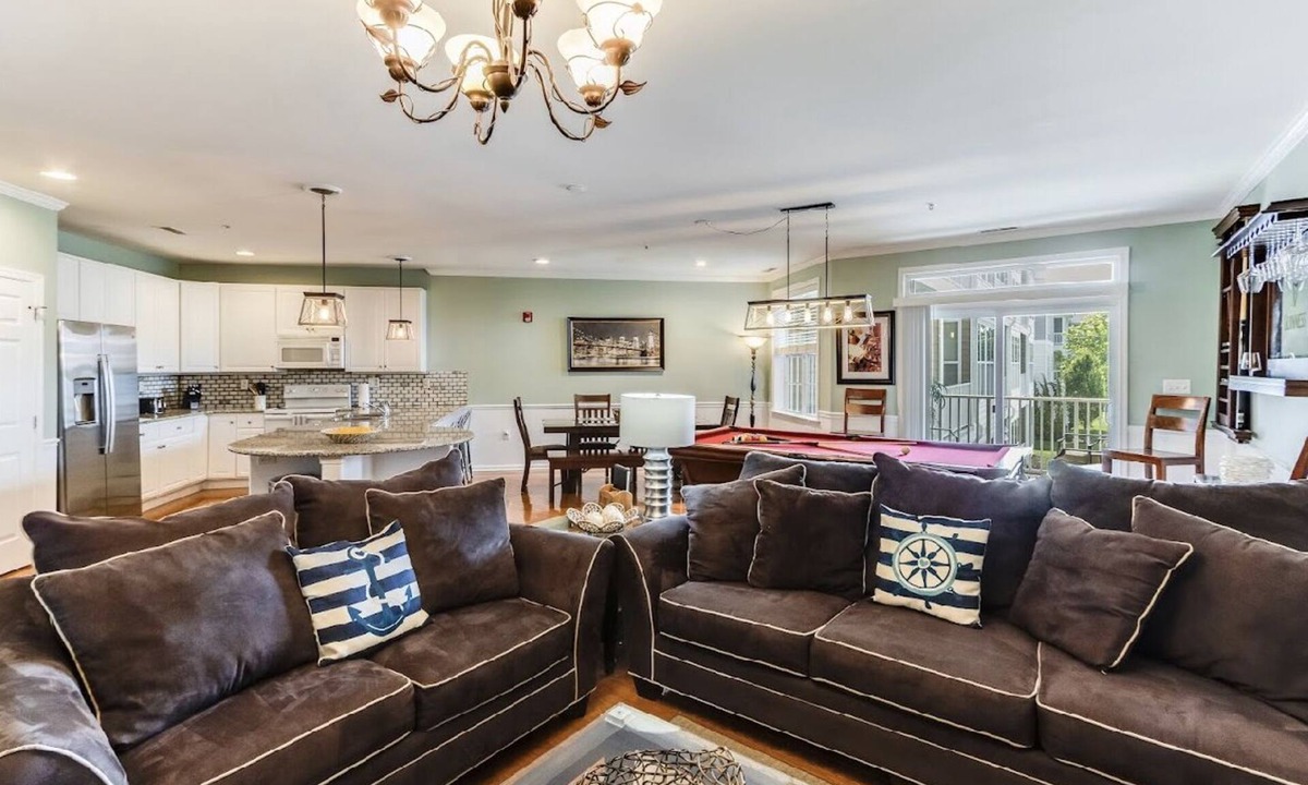 Lewes Condo | Modern Condo Under 15 Minutes to Lewes Beach With Pool & Pool Table