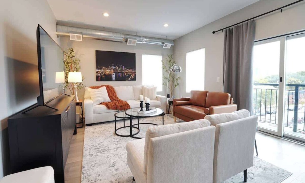 Lower Lawrenceville Condo | Modern Condo with Skyline View & Parking