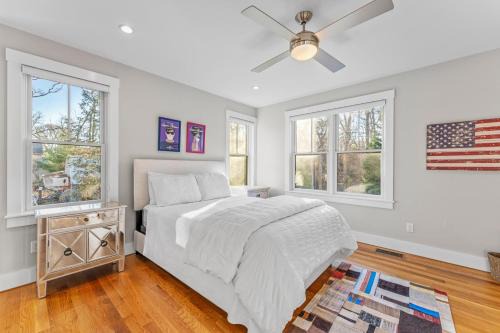 Tisbury House | Modern Family Home Walkable to Town
