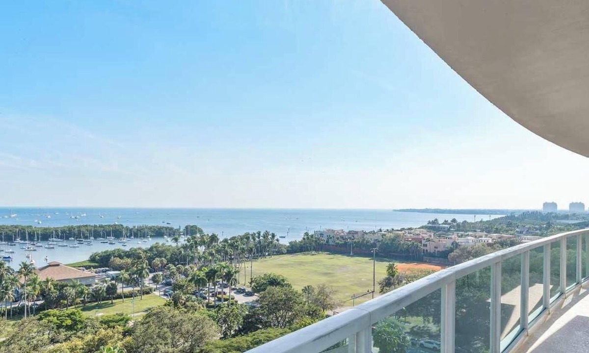 Coconut Grove Apartment | Modern Grove Retreat with Amazing Views
