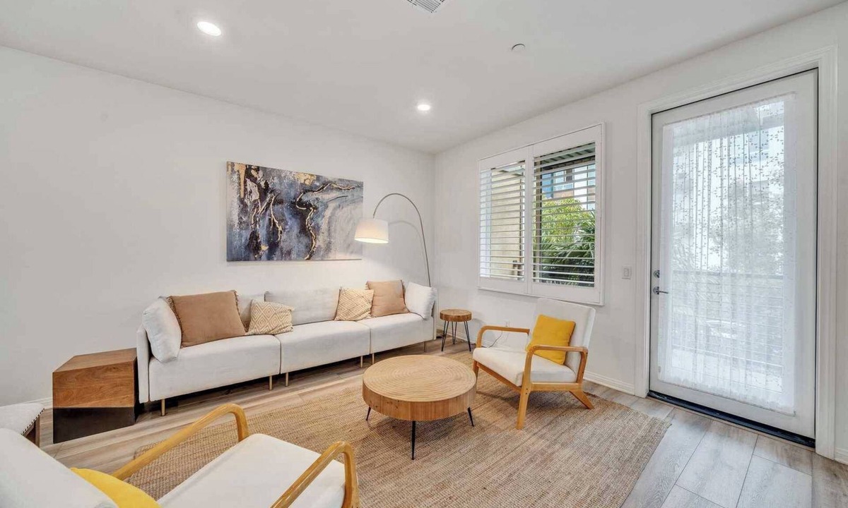 Irvine Business Complex House | Modern Irvine Getaway on Steely #42612