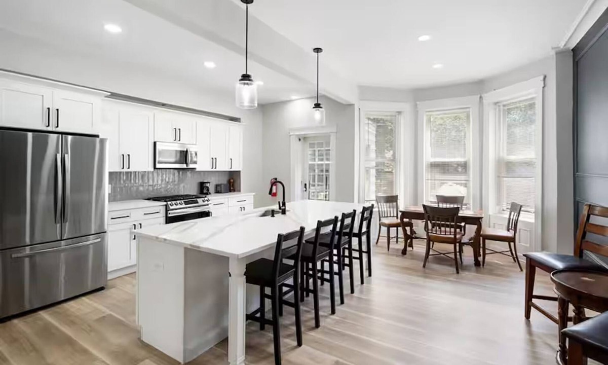 Greenville House | Modern Jersey City Townhome Near NYC