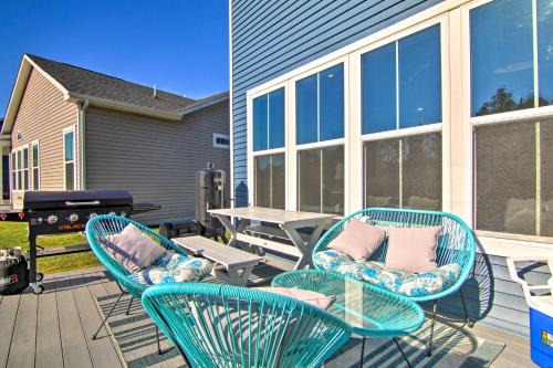 Lewes House | Modern Lewes Home w/Deck, Grill + Pond View!
