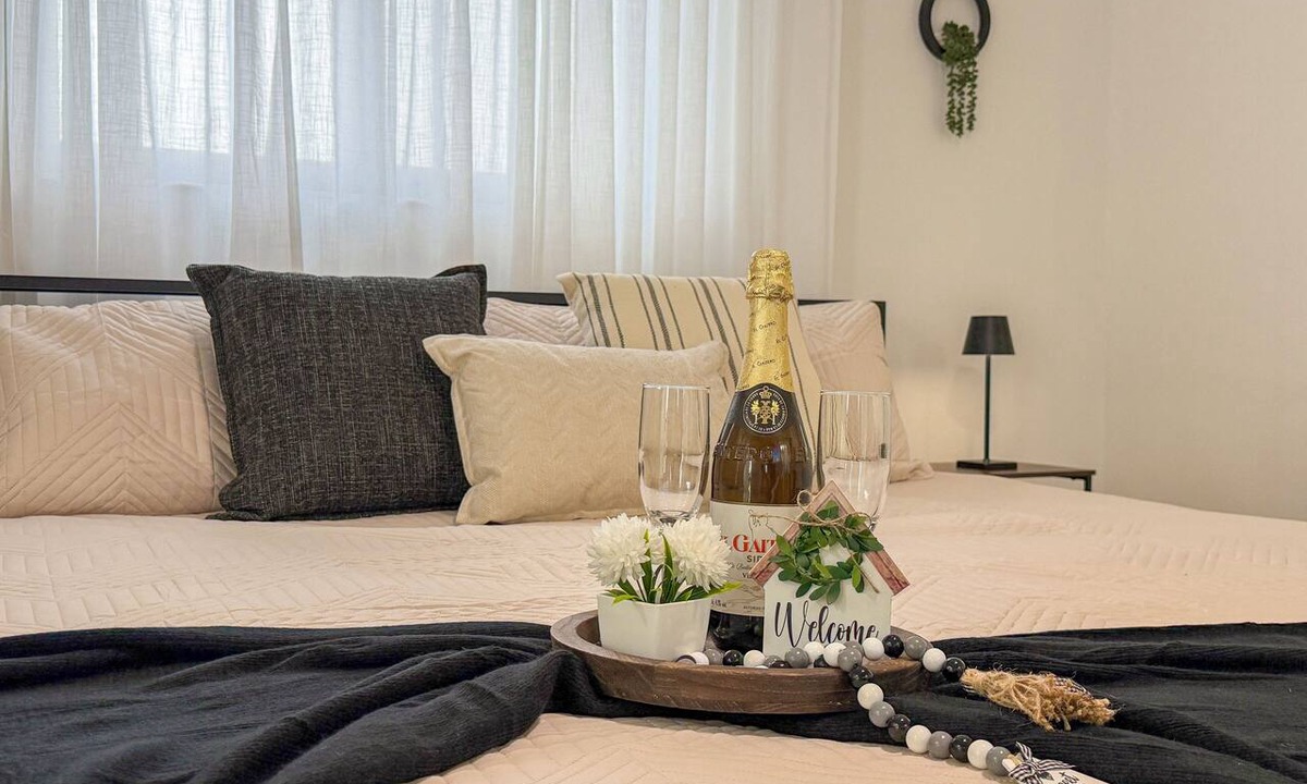 Pembroke Pines Apartment | Modern Luxury Studio Kitchen, Wi-Fi & Private Parking
