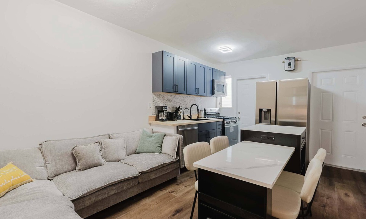 North Beach Apartment | Modern Miami Beach Apartment - Steps to the Ocean