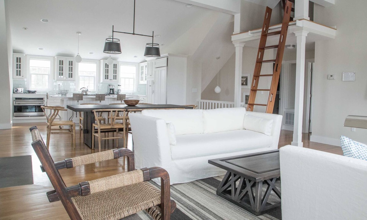Monomoy House | Modern Monomoy Home Close To Town And Harbor
