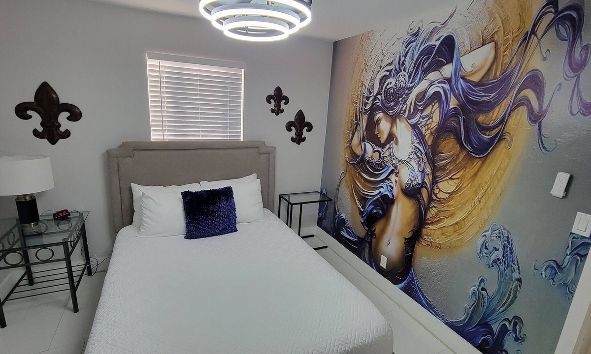 Wilton Manors House | ★Modern Mythical Manor★ King bed - 11 min from Airport-Ideal for Families