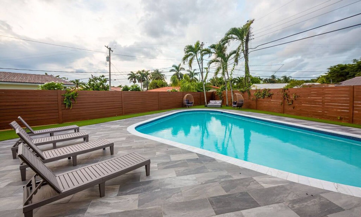 Highland Lakes Villa | Modern New Villa w/Cabana+Fire Pit & Fun Games