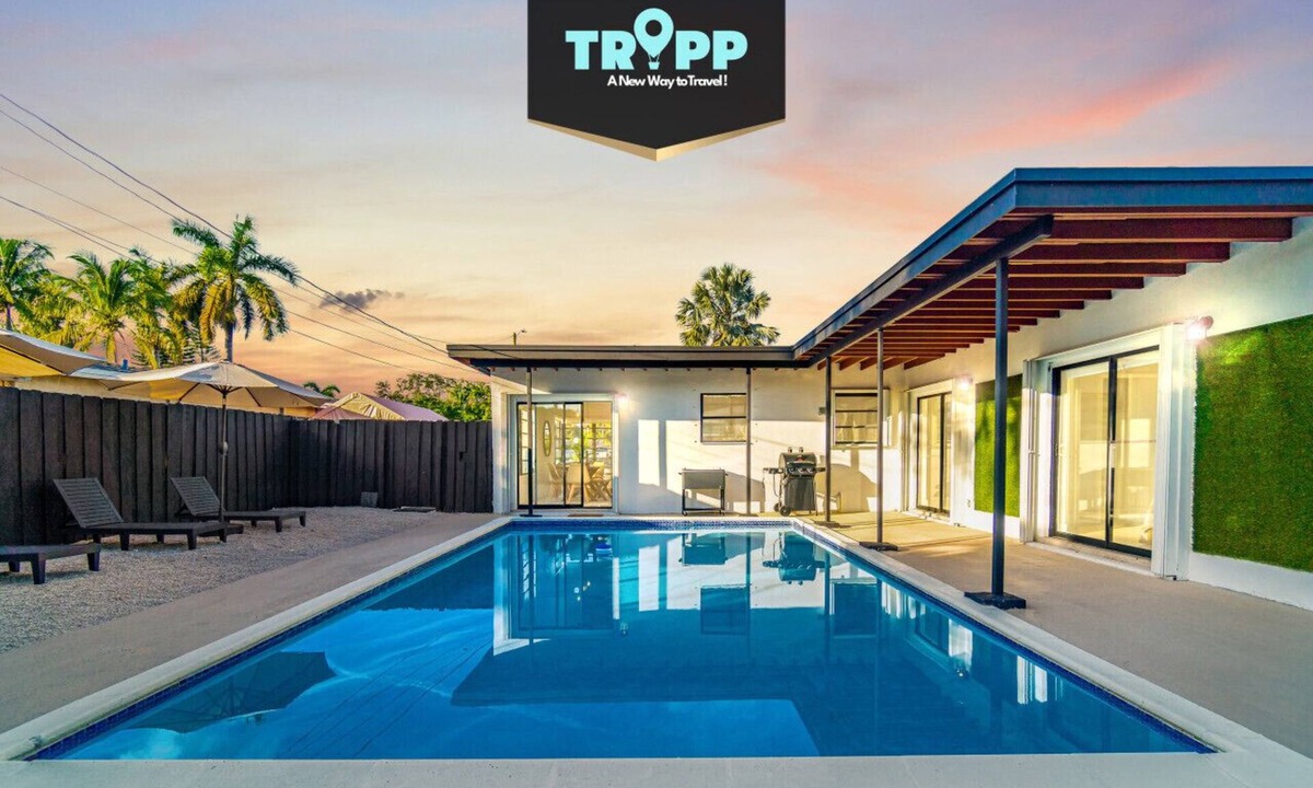 Driftwood House | Modern Pool Home - Great for Families.