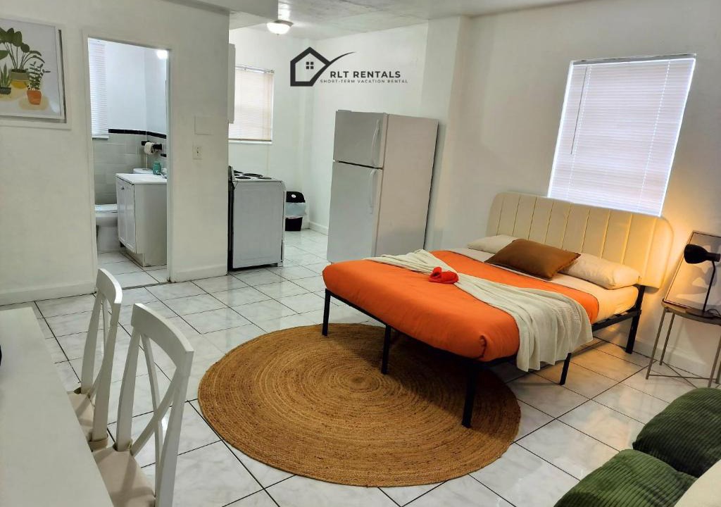 Parkside Apartment | Modern studio in a prime location 112-1