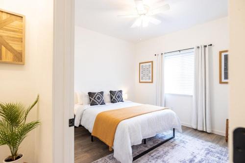 Evergreen House | Modern Townhome Enclosed Garage Washer & Dryer