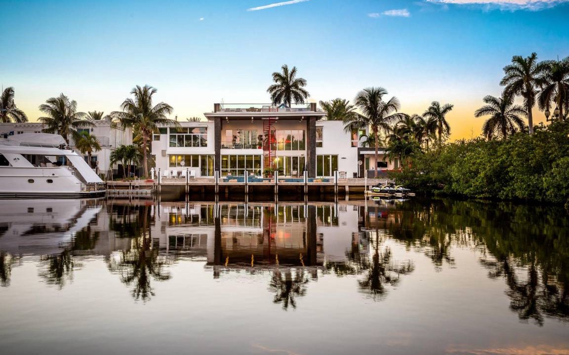Nurmi Isles House | Modern Waterfront Mansion 7 Bedroom 8 Bathrooms walking distance from Las Olas beach