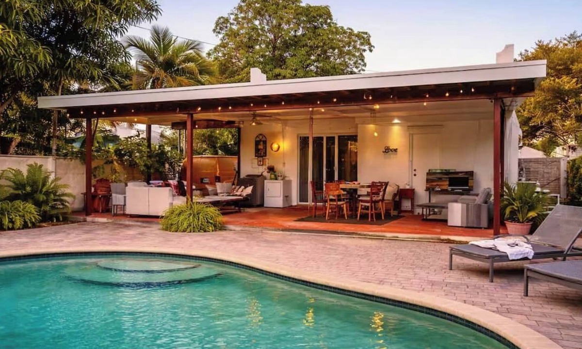 The Roads House | Modest, Simple house in Brickell/Miami with PRIVATE POOL
