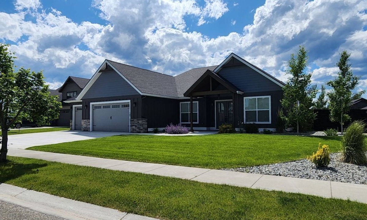 Kalispell House | Monthly Vacation Rental in the gorgeous Flathead Valley!
