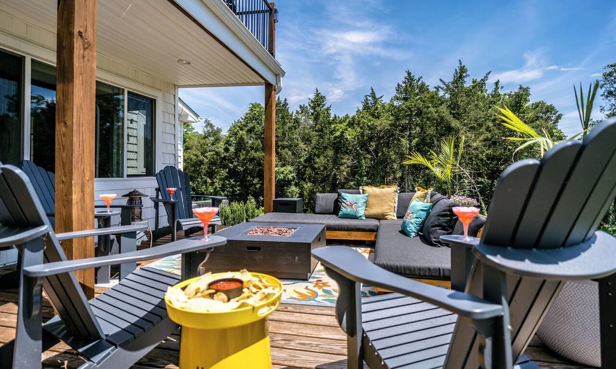 Front Royal House | Mountain-View Retreat w/Hot Tub/Front Royal