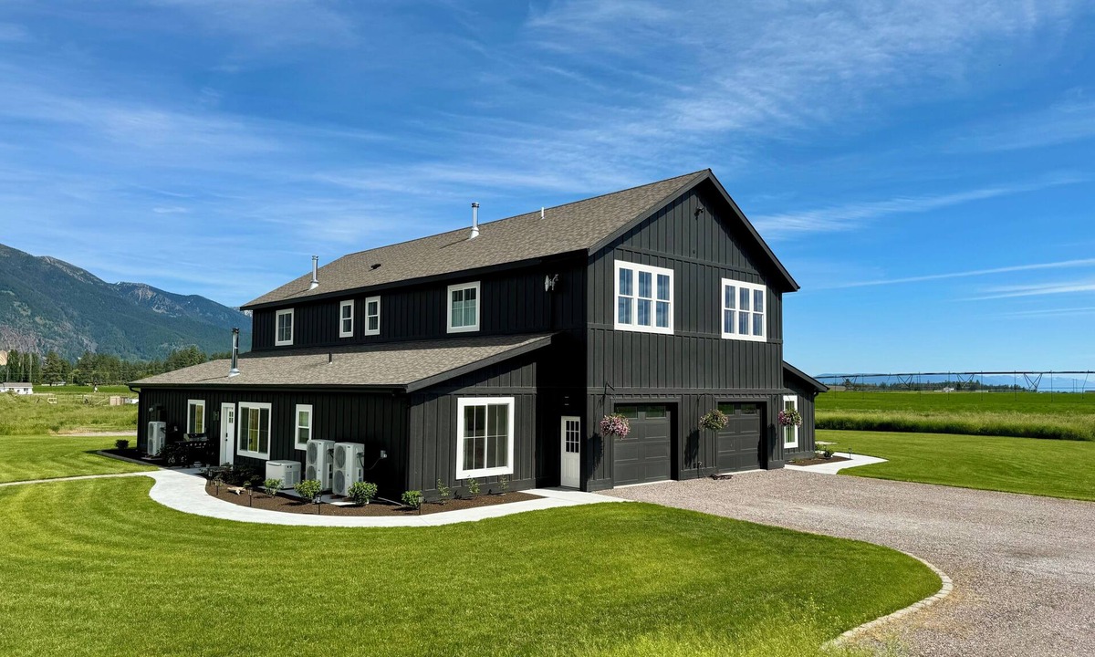 Columbia Falls House | Mountain View @ the Big Black Barn near Glacier! NEW & luxurious!