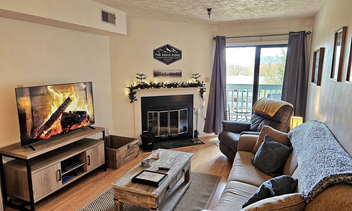 Davis House | Mountain Views, Skiing, Heated Pool, Fireplace