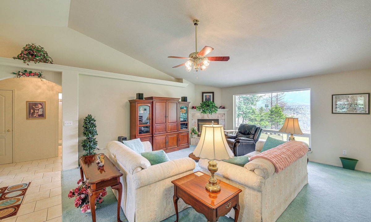 Boundary County House | Moyie Springs Home w/Views, Near Kootenai River!