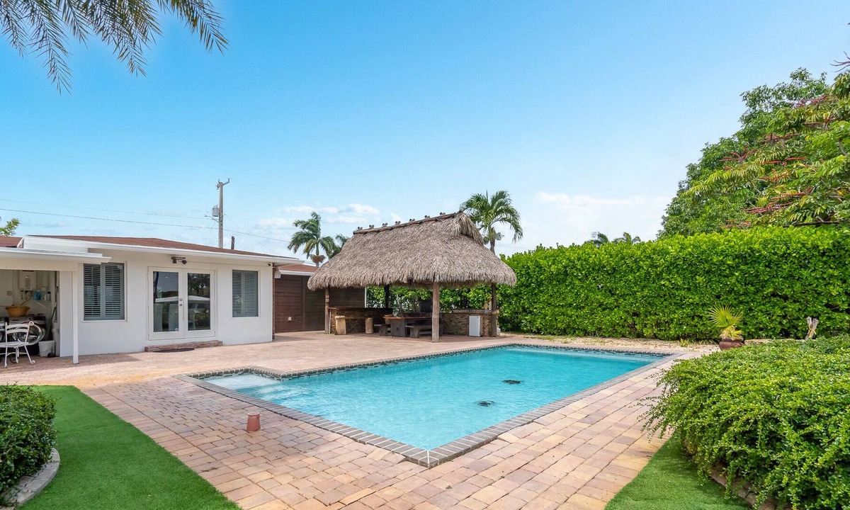 North Central Hollywood House | My Private Resort 3/3 - 6 Guests - Private Pool