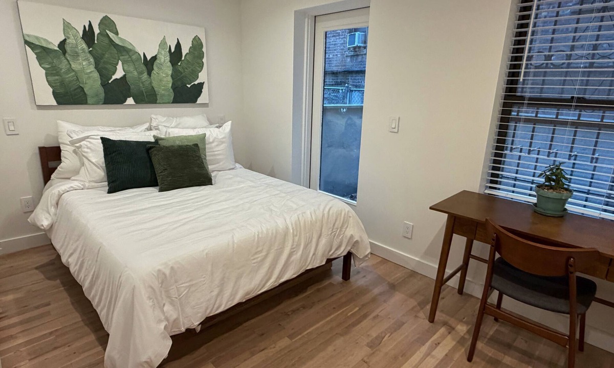 Central Park North House | Nature Inspired Large Suite, Centrally Located