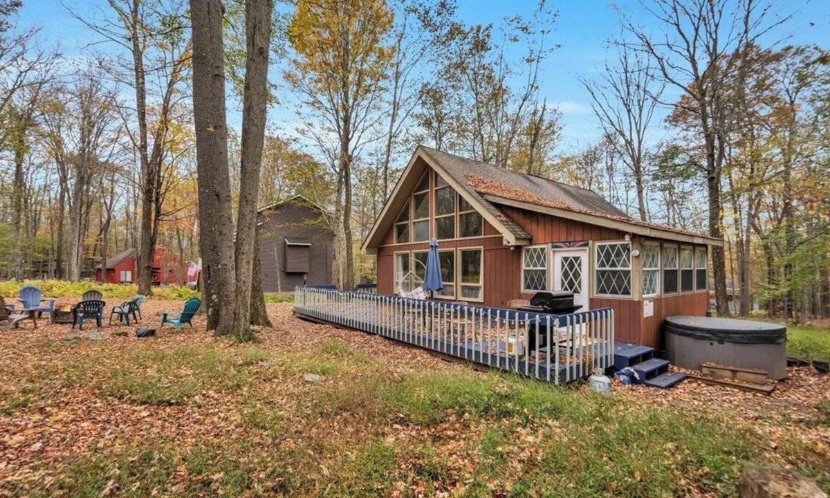Gouldsboro House | Nature's Escape Cabin with Hot Tub and Fire Pit