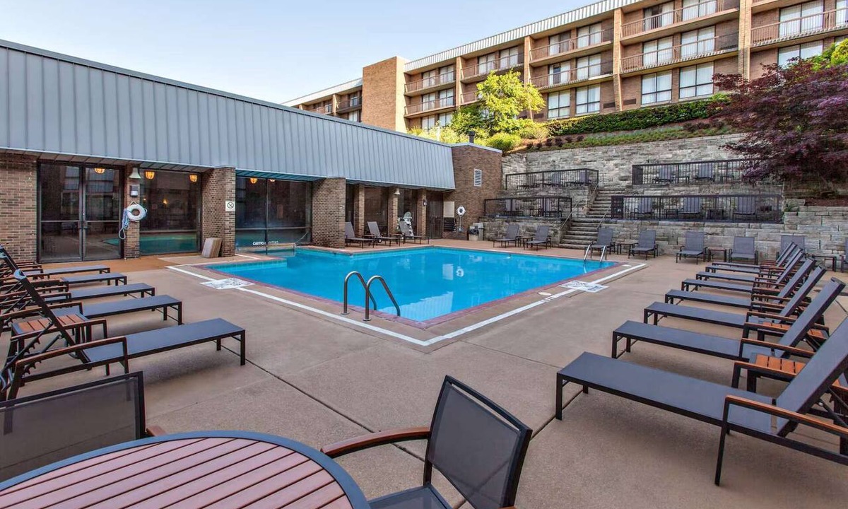 Green Tree Hotel | Near Acrisure Stadium + Free Parking & Restaurant
