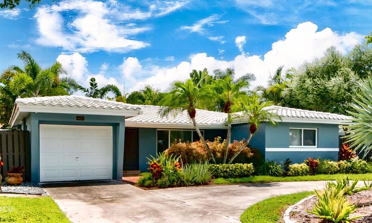 Coral Heights House | Near Beaches and Wilton Drive