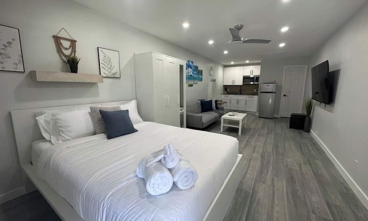 River Oaks House | Near Hard Rock, Fort Lauderdale airport (U-2)