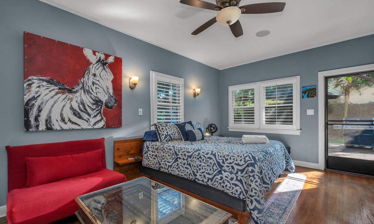Mid City House | Near SoFi Villa Victoria Historic LaFayette Square