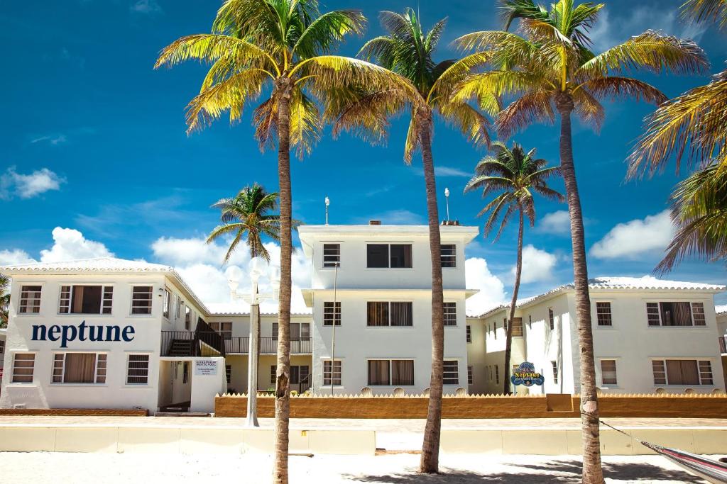 Hollywood Apartment | Neptune Oceanfront Rentals