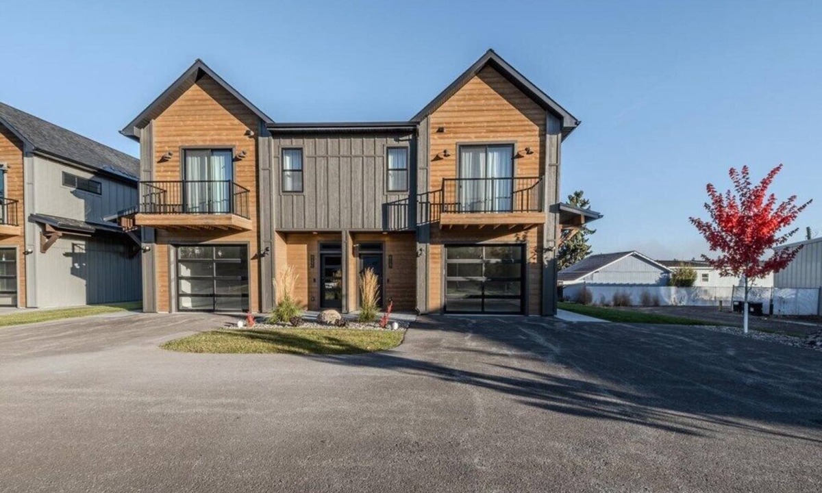 Lakeside Condo | New 3BR/3BA Condo Steps from Flathead Lake