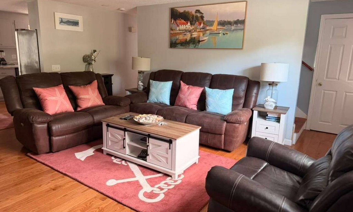 South Yarmouth House | New 4 bedroom Cape Cod Vacation Rental 9 mins to the beach!