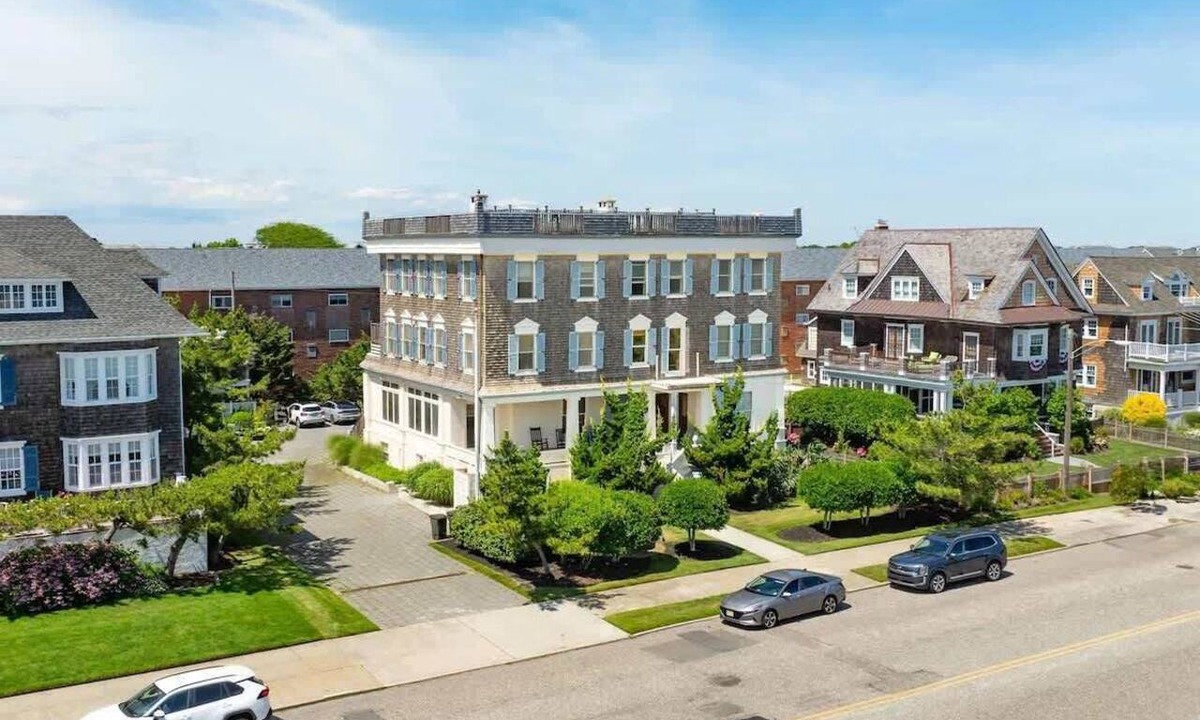 Admiral Estates Condo | NEW Beachfront, Stocked, Sleeps 6