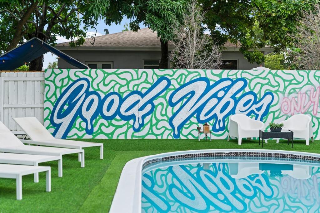 Hallandale Beach House | New Casa Eva Turfed Pool 5Br