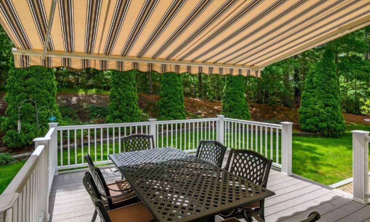 East Dennis House | NEW! Charming 3-Bedroom House in Dennis Fire Pit | Private Yard | Cul-de-Sac