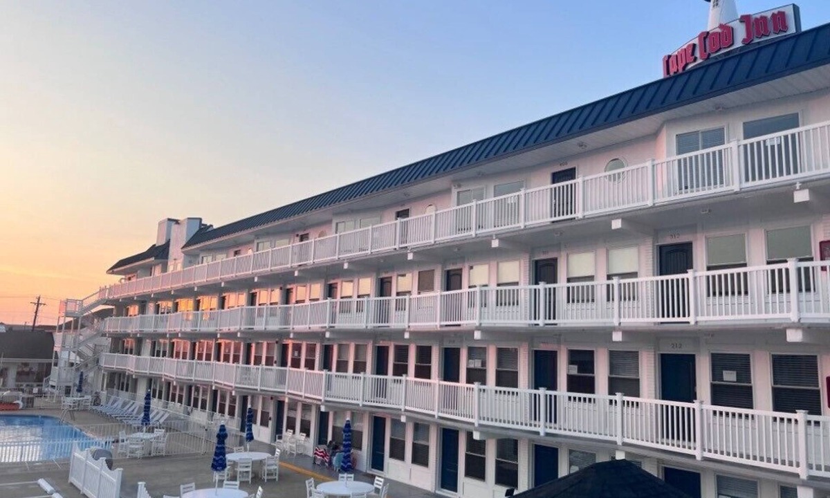 Wildwood Crest Condo | NEW CONDO – Steps to Beach - Sleeps 4-5 - Heated Pool