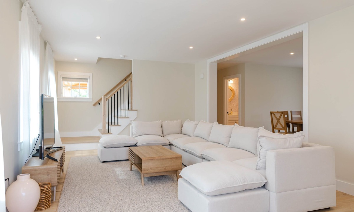 West of Town House | New Construction Home Mid-island