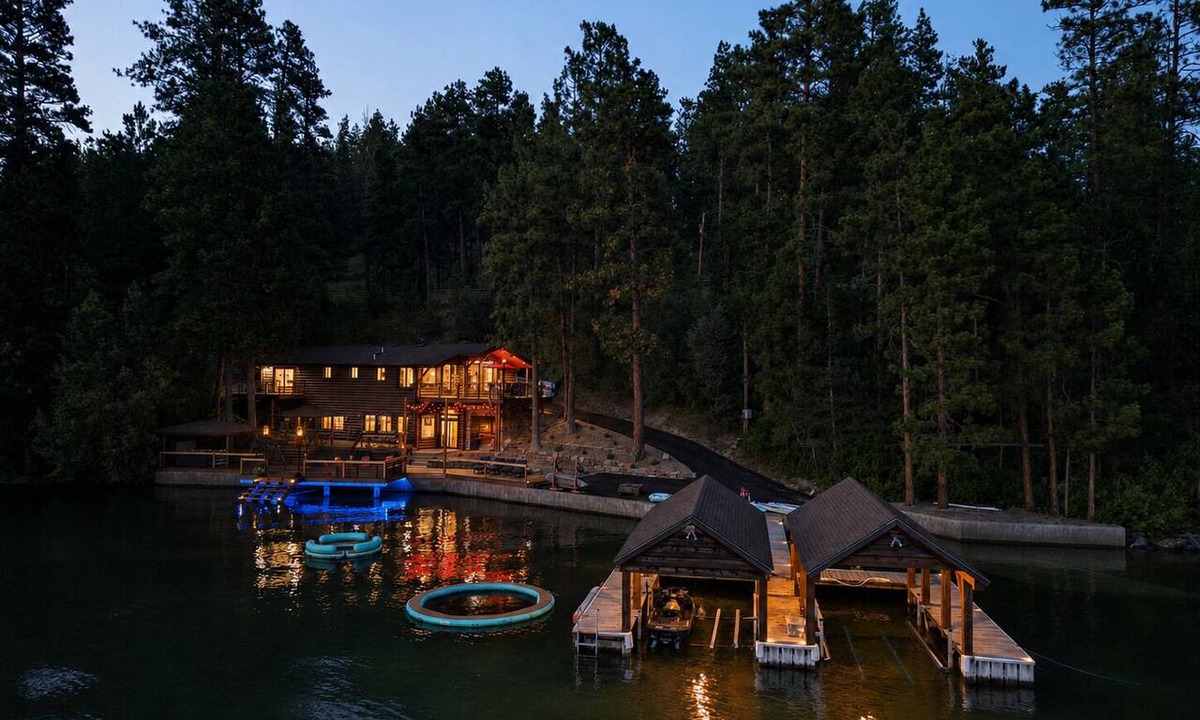 Kings Point House | NEW Eagles Bluff Lake House near GNP