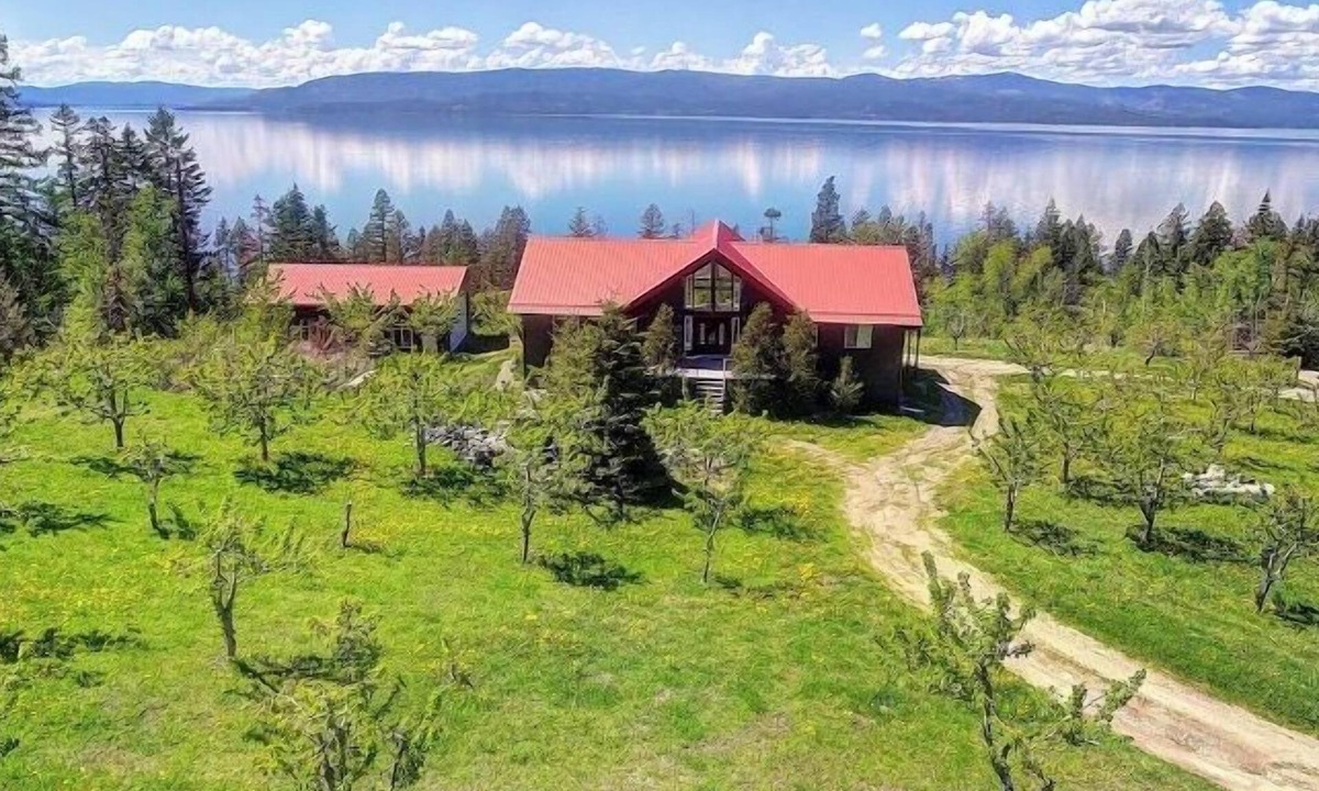 Bigfork House | New! Flathead Lake Views | Cherry Orchard | Walk to Lake | Two Living Spaces