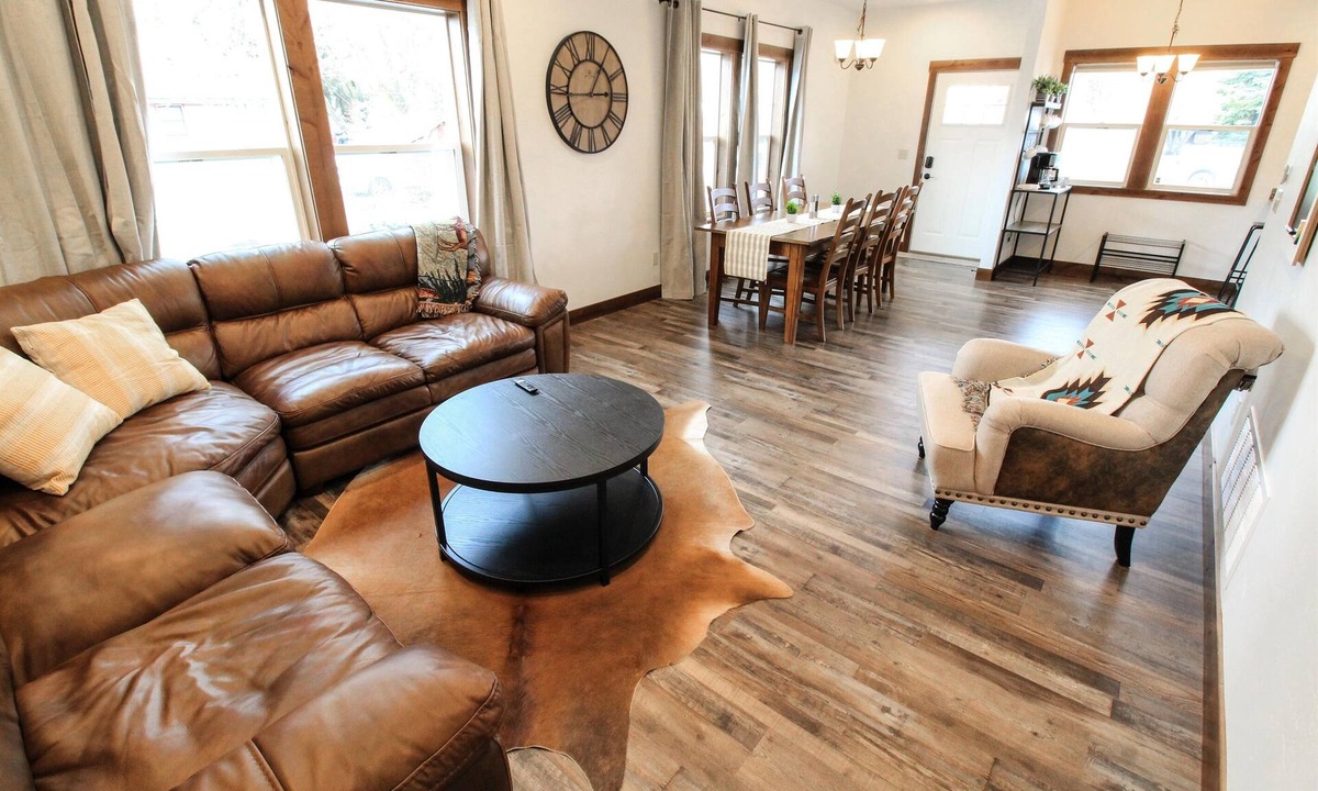 Kalispell House | New listing! 3/2 sleeps 8 and ready for you!