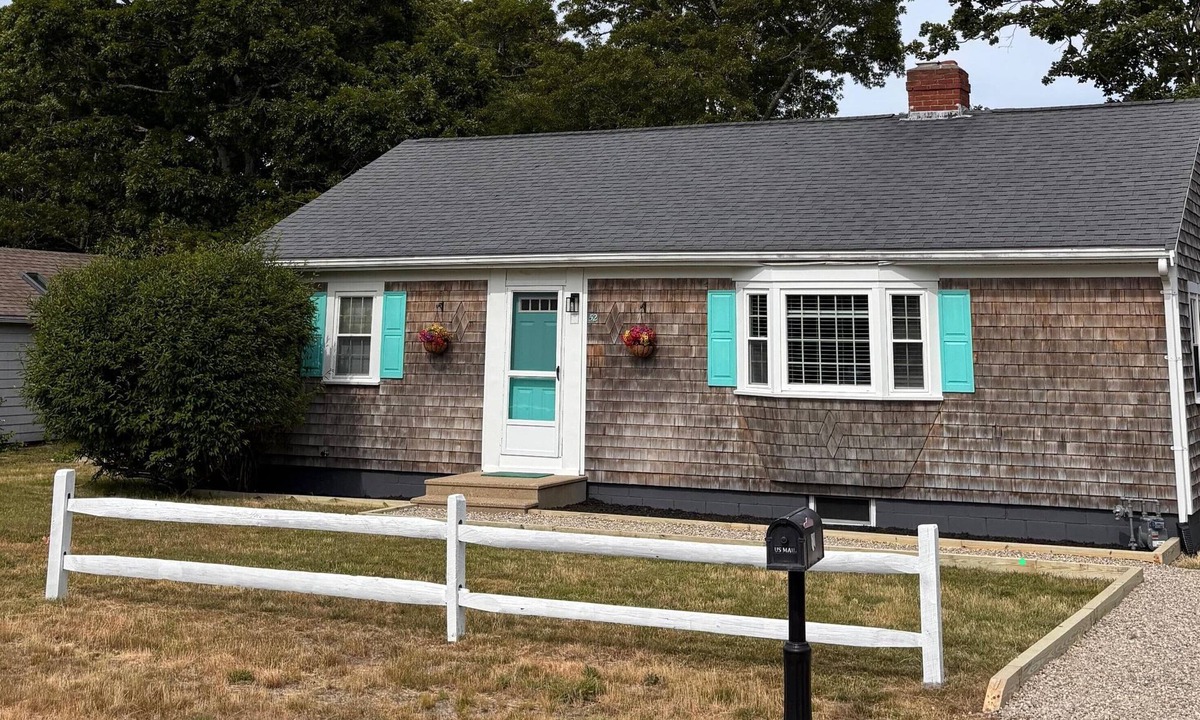 Bass River House | New Listing - 3 bedroom/1 bathroom house, walk to beach