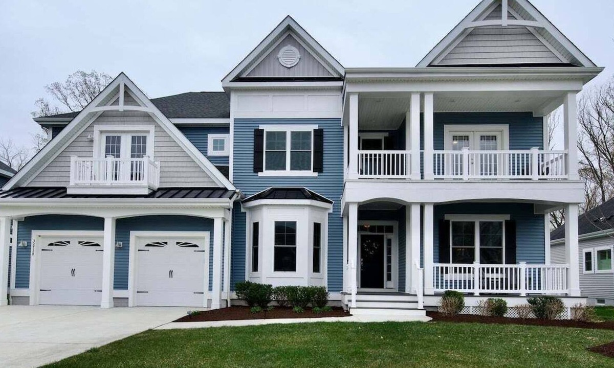 Lewes House | New Listing * 7 BR Coastal Club Resort Style Luxur